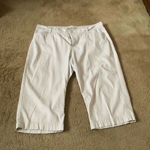 Khaki capris 20 inch waist, 19” inseam. Tag has faded